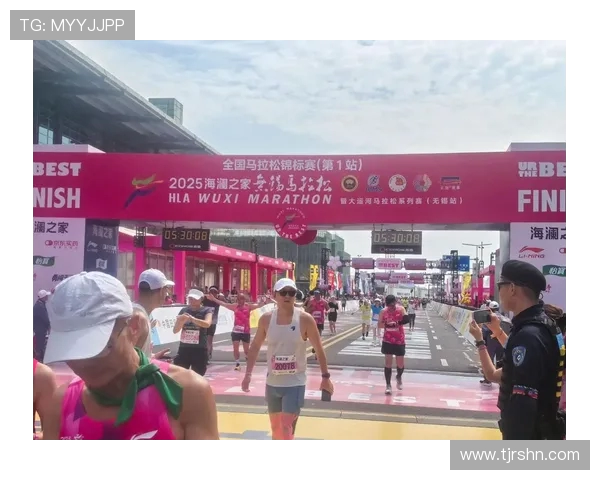 上海城市马拉松评析：极限运动队展现灵活性与团队协作的精彩瞬间