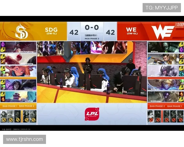 WE战队灵活性引发热议分析战术选择与团队配合的深层次影响