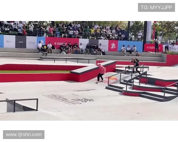 北京飞盘队在世界滑板锦标赛中的团队协作表现精彩纷呈值得称赞