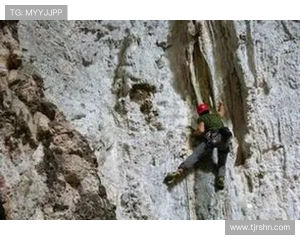 成都攀岩队的进攻策略与技巧深度解析攀岩运动的魅力与挑战