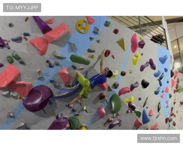 深圳攀岩队技术探秘：从基础训练到高难度挑战的全景分析