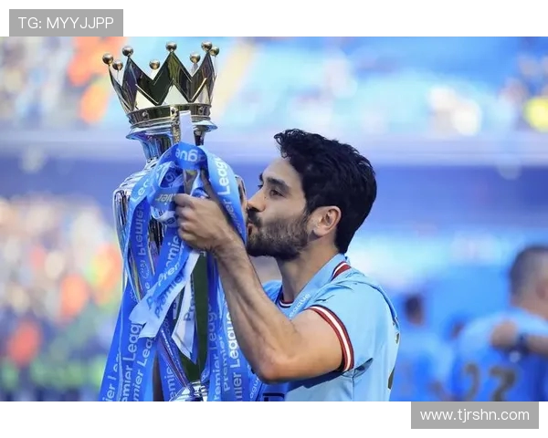 京多安的传奇之路:从默默无闻到世界足球巨星的蜕变与辉煌