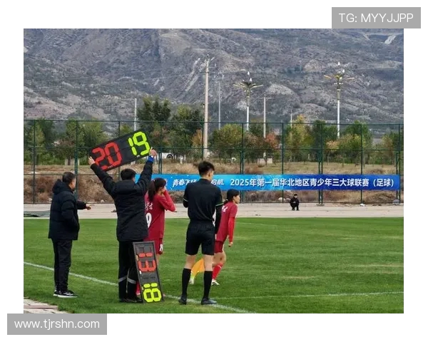 内蒙古中尤迎战成都兴城争夺足球联赛关键胜利的精彩对决