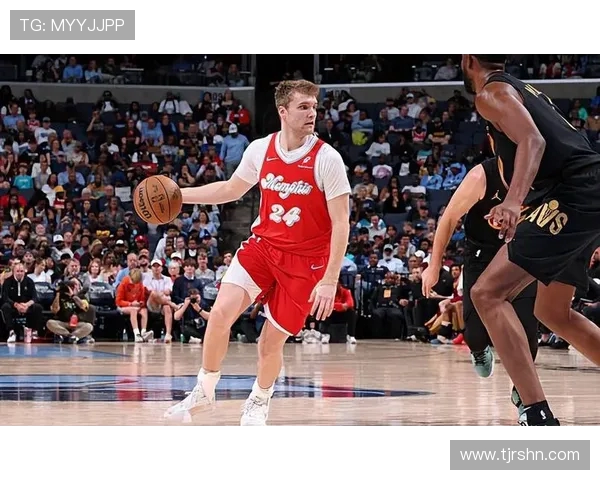 卡姆雷迪什：从新秀到明星球员的成长之路与未来展望