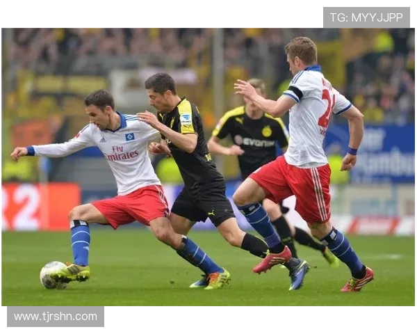 曼彻斯特联迎战富勒姆力争主场胜利展现球队实力 曼彻斯特联迎战富勒姆力争主场胜利展现球队实力