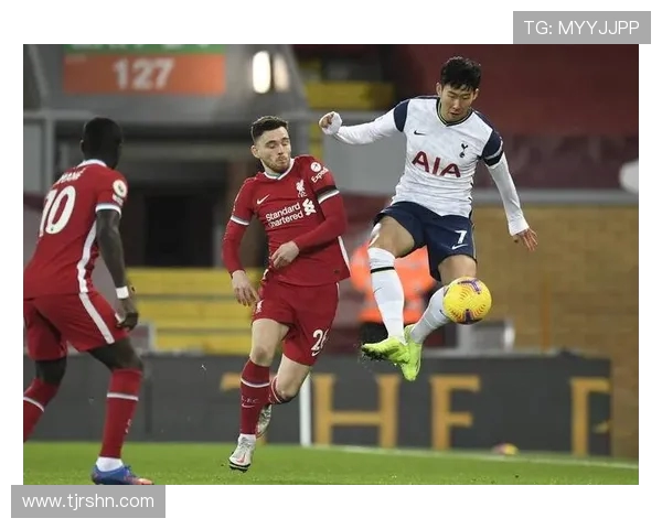 热刺与利物浦激战正酣比赛比分揭晓引发球迷热议 热刺与利物浦激战正酣比赛比分揭晓引发球迷热议