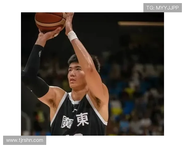 焦泊乔的成长之路：从青涩少年到职场精英的蜕变与奋斗故事