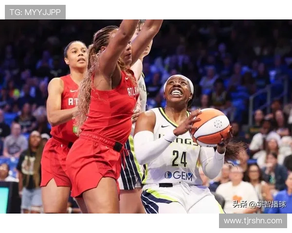 美职篮狂热与梦想的对决:激情碰撞下的篮球传奇与未来希望 美职篮狂热与梦想的对决:激情碰撞下的篮球传奇与未来希望