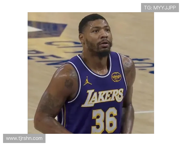 马库斯斯马特的篮球之路与职业生涯的辉煌成就解析