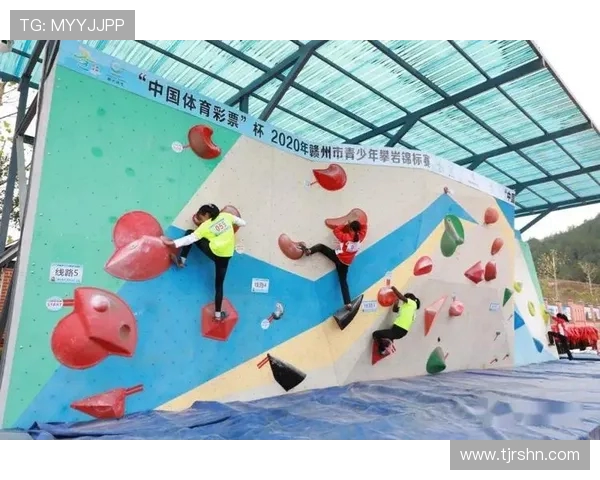 南京攀岩队与深圳攀岩队赛后复盘分析两队比赛节奏与表现差异