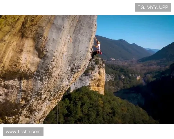 广州攀岩队在极限运动联赛中以56分稳居积分榜首位 广州攀岩队在极限运动联赛中以56分稳居积分榜首位