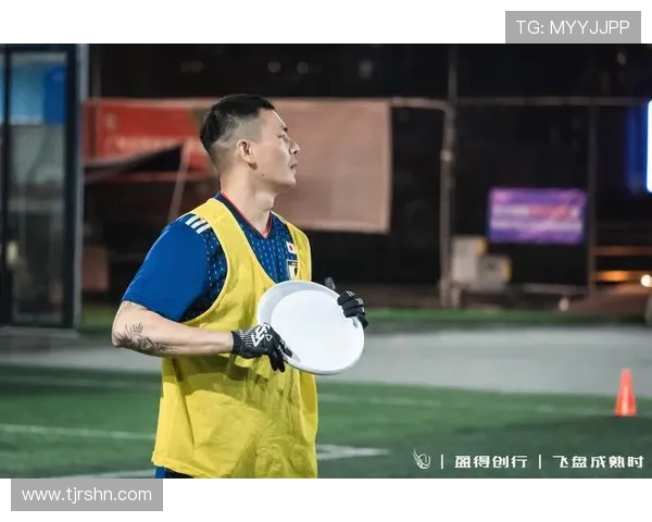 深圳飞盘队与上海飞盘队赛后复盘分析灵活性对比与战术启示